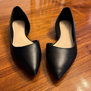Nine West nearly new black leather pointed flats with sexy peekaboo sides